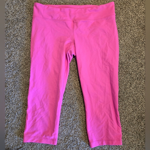 Women's Under Armour pink athletic leggings size large in great condition - Picture 2 of 3